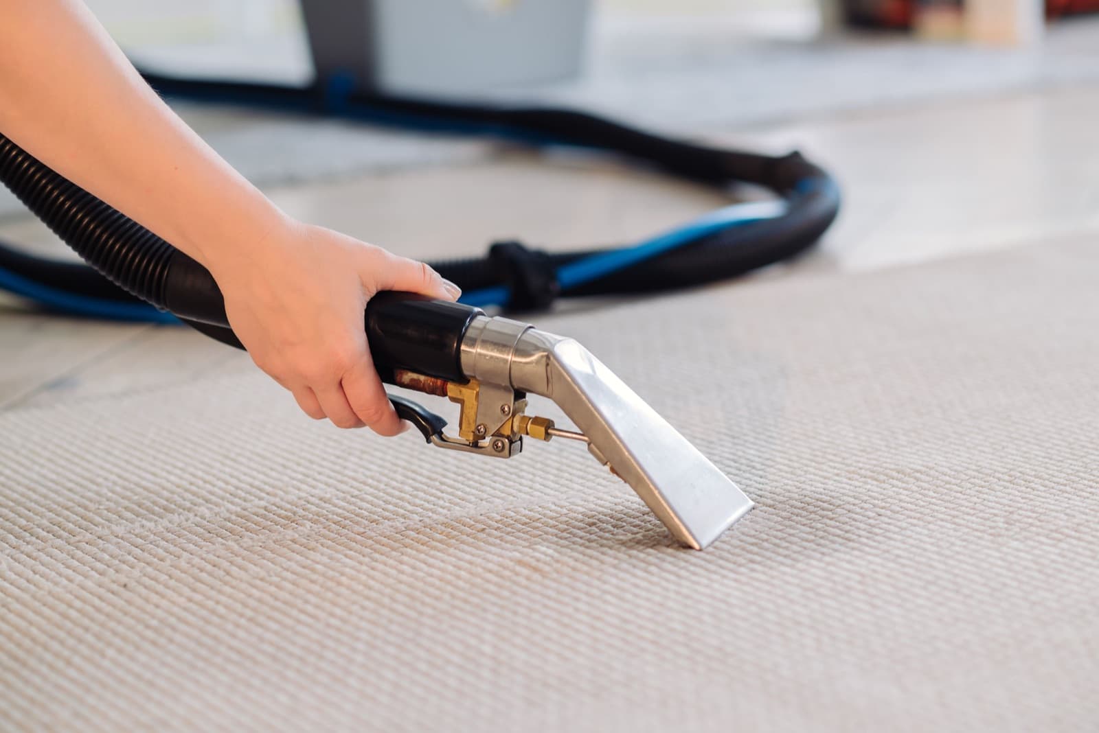 Cleaning equipment